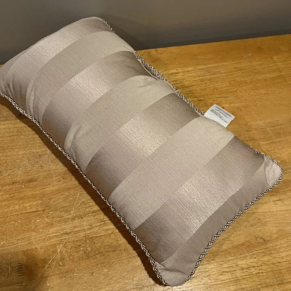 Vintage‎ Croscill Cotswold Pillow Lumbar Pink FCream Floral 20x11